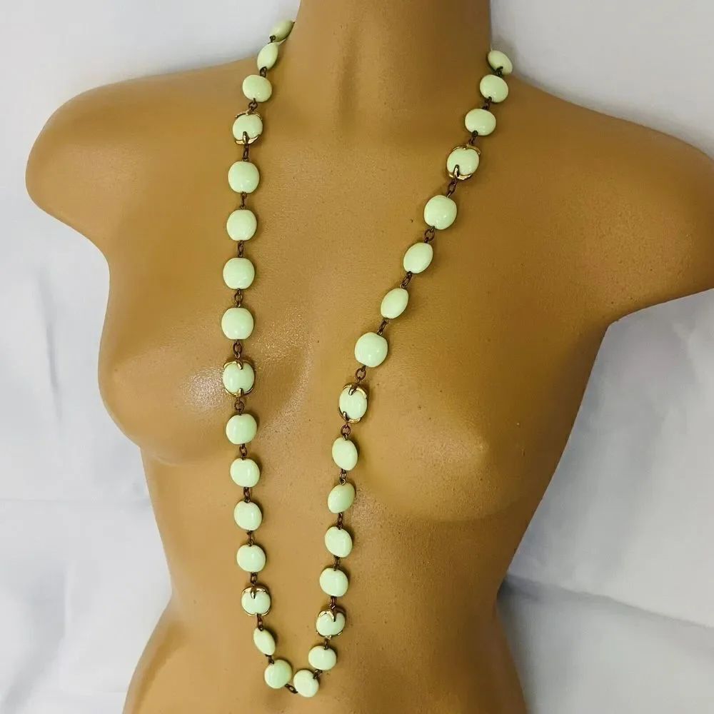 Crown Trifari Green Faux Jade Lucite Bead Beaded Long Gold Tone Necklace 60s 36“